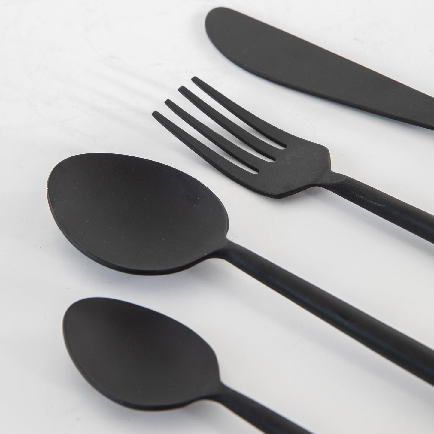 Elin Cutlery Set x16 - Matt Black
