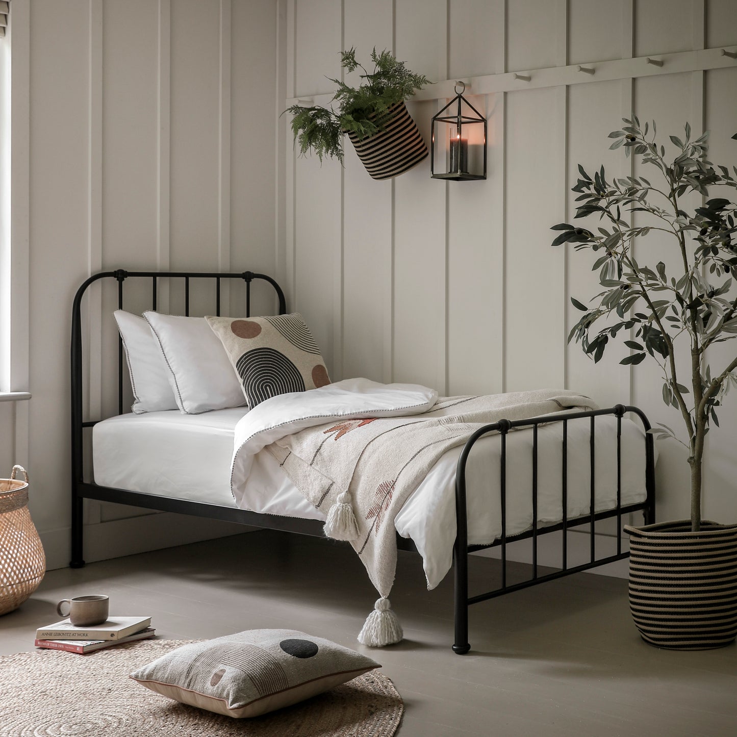 Loughton Bedstead - Black - Single