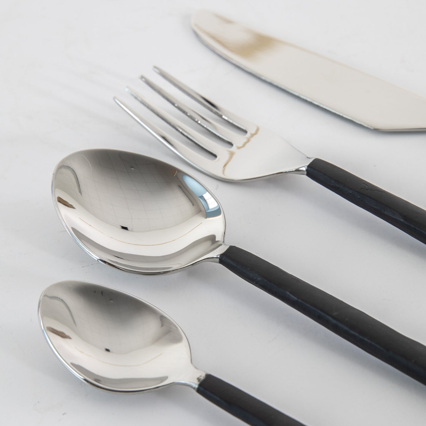 Soren Cutlery Set x16 - Black